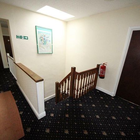 Avalon Guest House Лидс Экстерьер фото