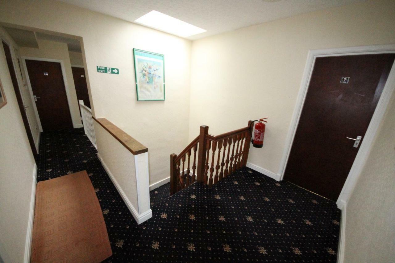 Avalon Guest House Лидс Экстерьер фото